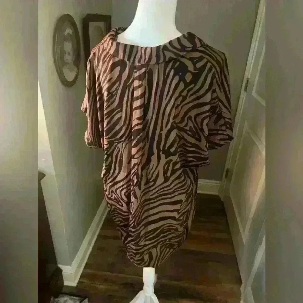 Joie Ladies Leopard Print blouse. XL shirt sleeve blouse v neck excellent cond - Picture 10 of 13